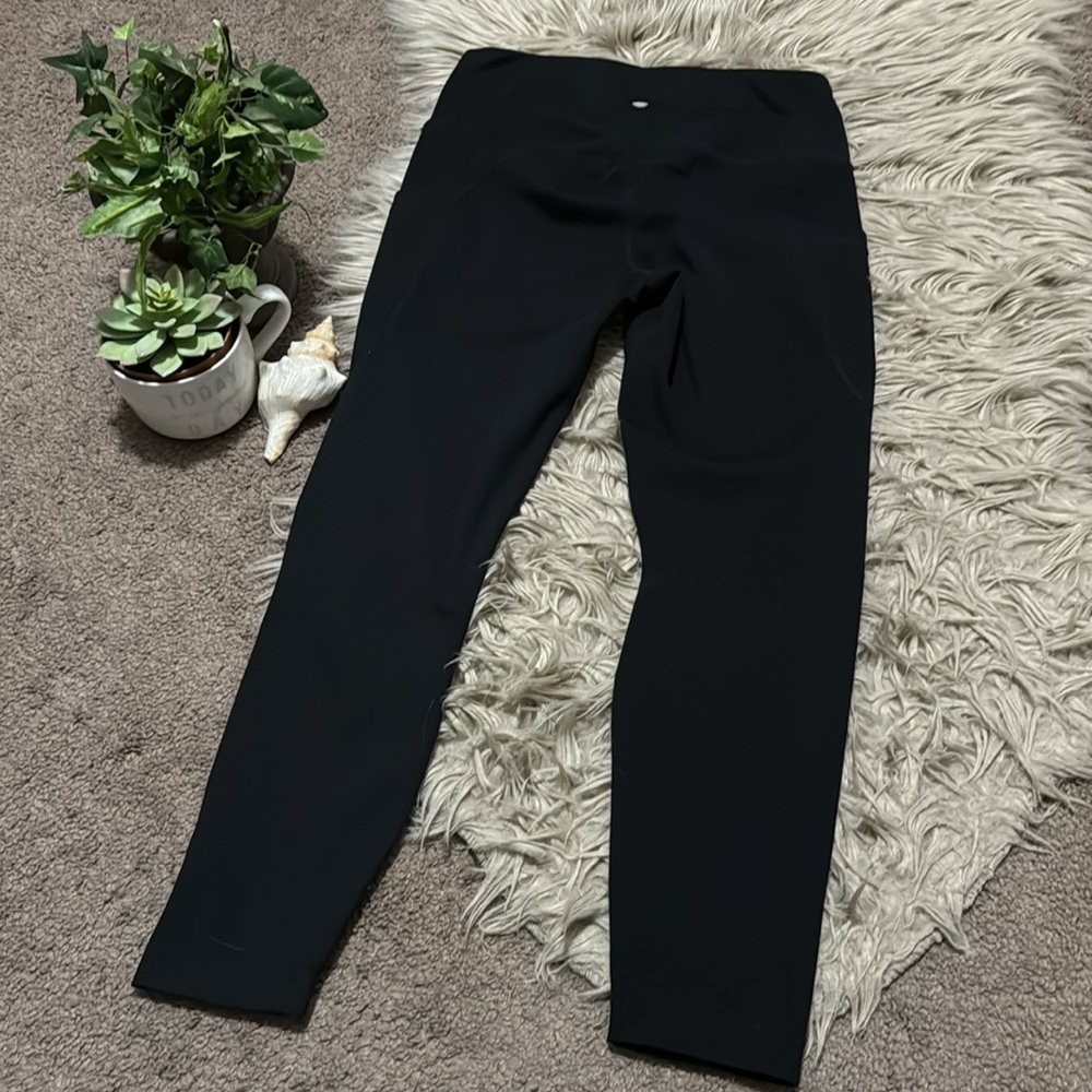 NWOT Yogalicious Capri Tights-Sz M-Lux Style-Side Hip Pockets-Black - Picture 12 of 13